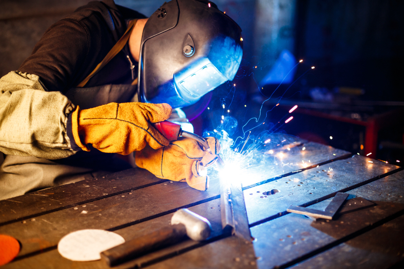 What Industry Uses Plasma Cutting? Plasma Cutter Supplies in Coventry, Royal Leamington Spa, Lutterworth, Nuneaton, Rugby, Oxford and throughout Warwickshire.